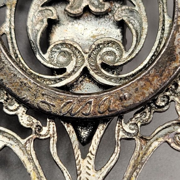 Sasa Filligree Red Dyed Howlite Center Stone Scarf Clip Open Work - Picture 3 of 3